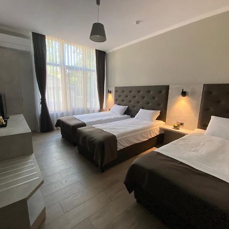 Comfort Guest Rooms Kazanlŭk Exteriör bild