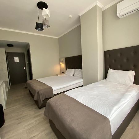 Comfort Guest Rooms Kazanlŭk Exteriör bild