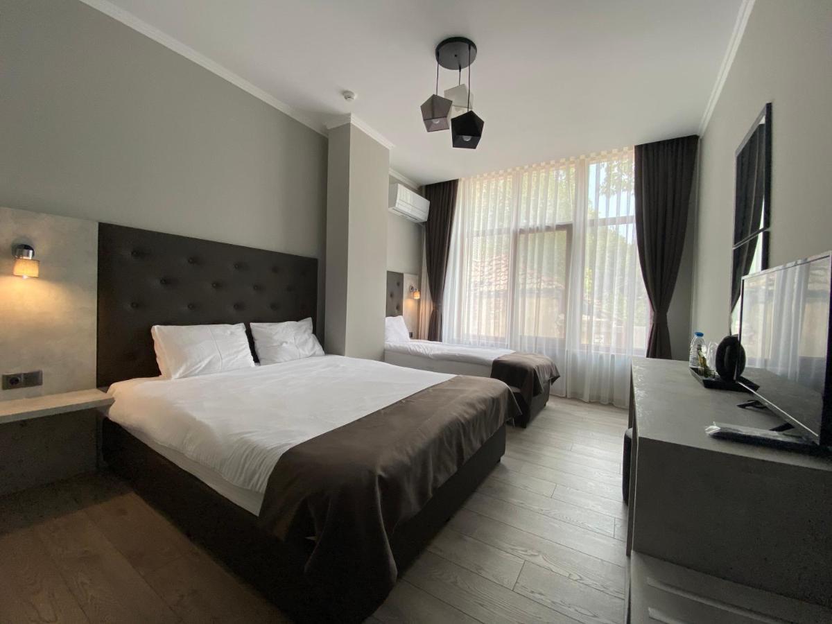 Comfort Guest Rooms Kazanlŭk Exteriör bild