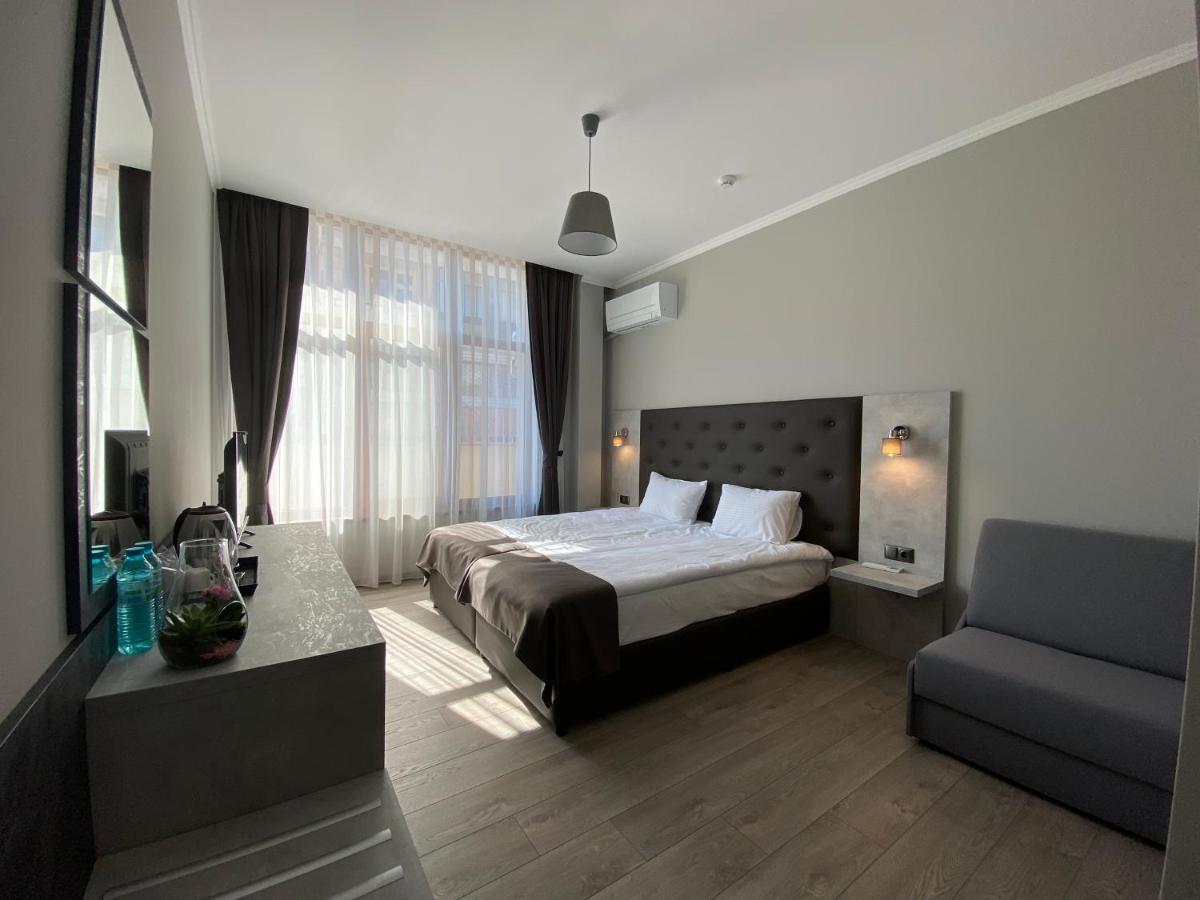 Comfort Guest Rooms Kazanlŭk Exteriör bild