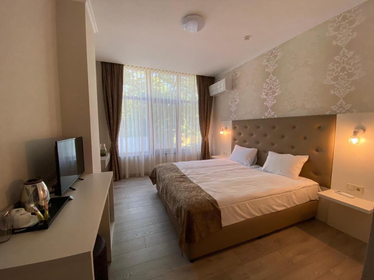 Comfort Guest Rooms Kazanlŭk Exteriör bild