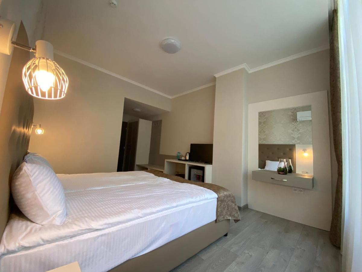 Comfort Guest Rooms Kazanlŭk Exteriör bild